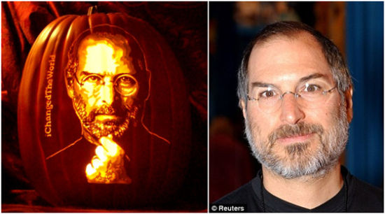 美国“南瓜怪人”威尔雕刻出乔布斯南瓜灯表达对“帮主”的敬意。