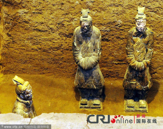 2011年9月30日,西安,秦始皇陵9901、0006陪葬坑陈列厅试开放运行。图片来源:cfp 2011年9月30日,西安,秦始皇陵9901、0006陪葬坑陈列厅试开放运行。图片来源:cfp