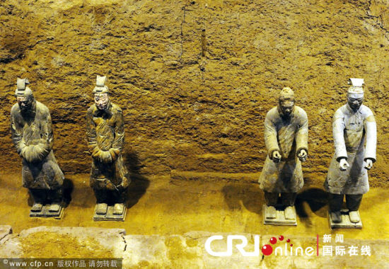 2011年9月30日,西安,秦始皇陵9901、0006陪葬坑陈列厅试开放运行。图片来源:cfp 2011年9月30日,西安,秦始皇陵9901、0006陪葬坑陈列厅试开放运行。图片来源:cfp