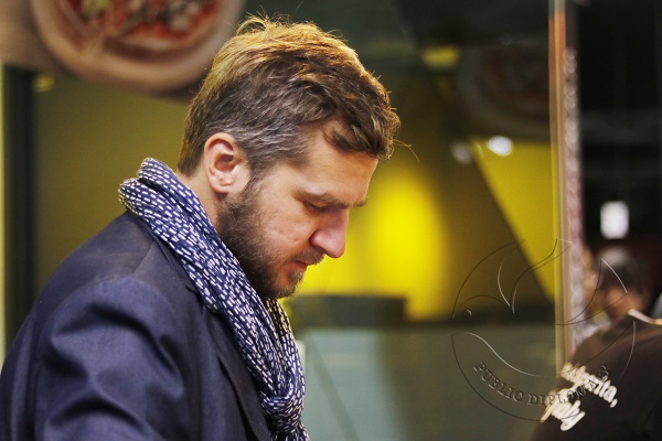 三傻 导演抓拍特写.jpg